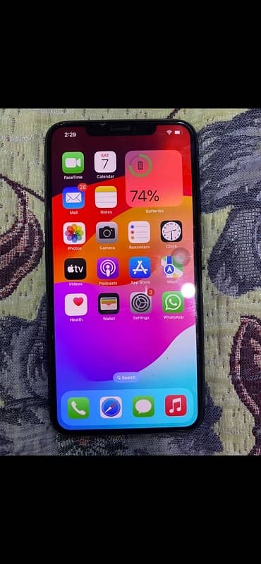 IPhone 11 pro  max 4