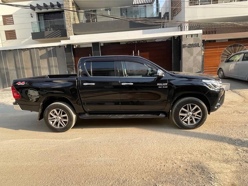 Toyota Hilux revo V 2018 6