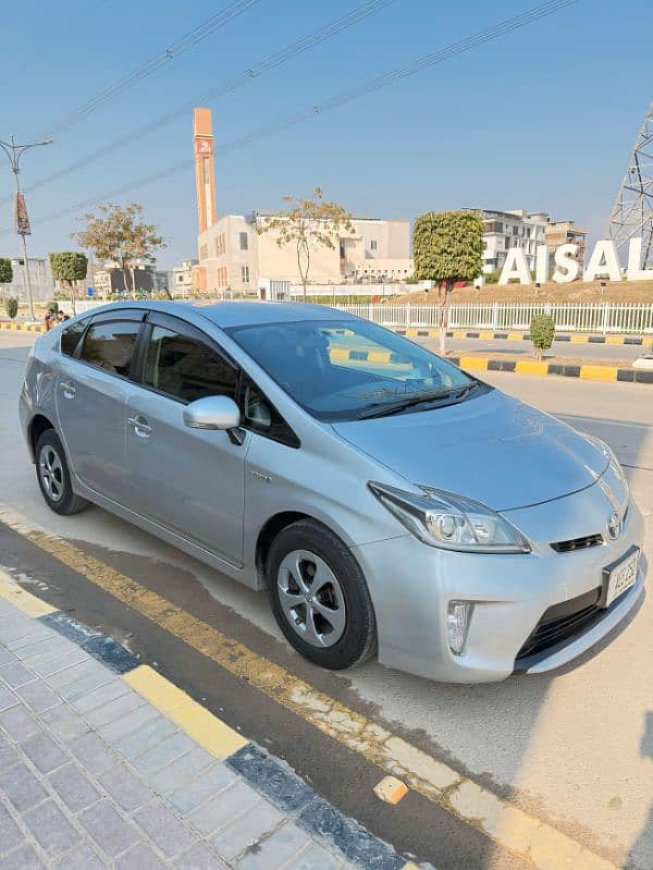 Toyota Prius 2014 3