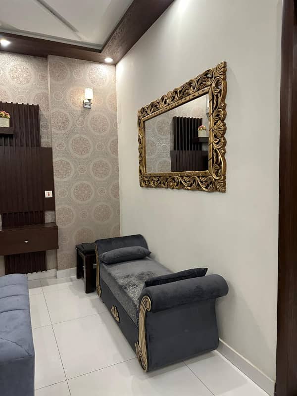 10 marla laxry furnish upper portion k 2 room par day weekly available for rent bahria town lahore 3