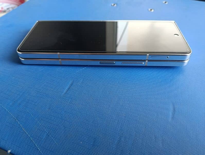 Samsung Galaxy z fold 5 12/256 3