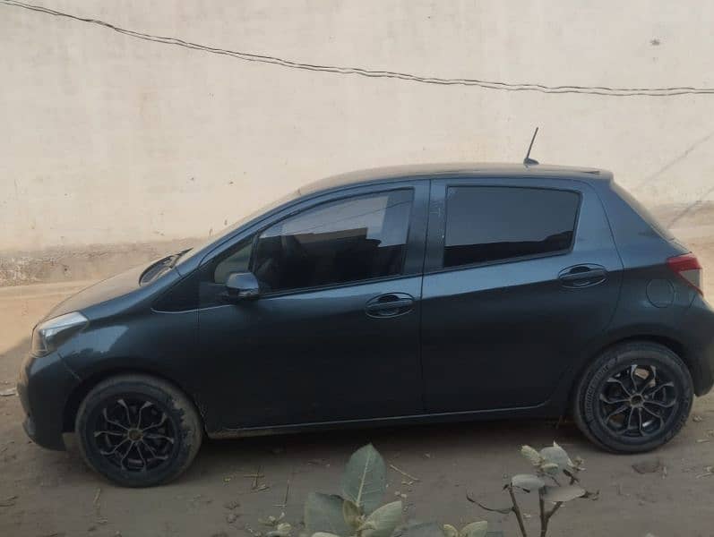 Toyota Vitz 2011 2