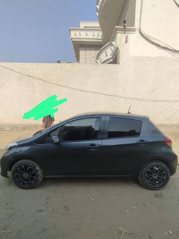 Toyota Vitz 2011 4