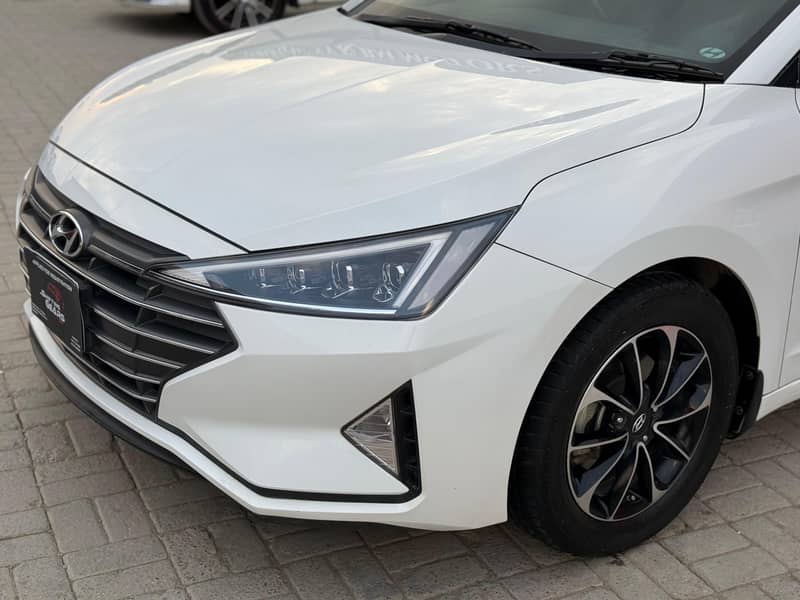 Hyundai Elantra 2022 5