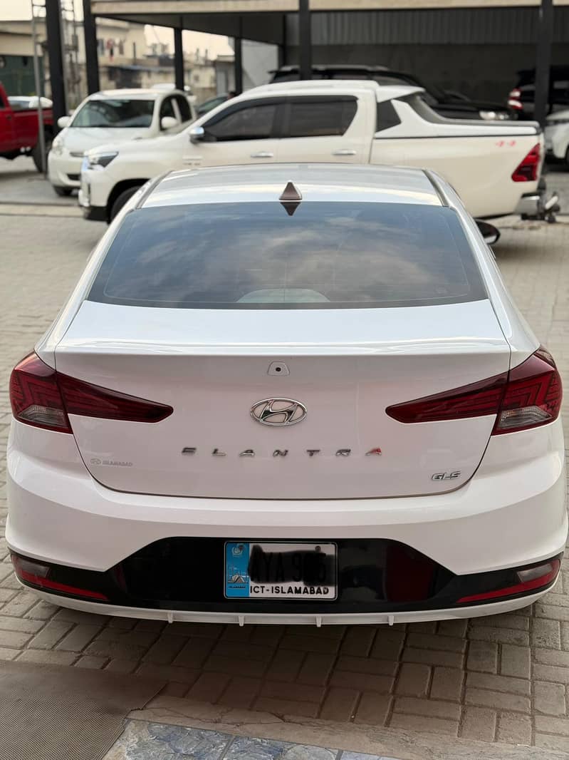 Hyundai Elantra 2022 6