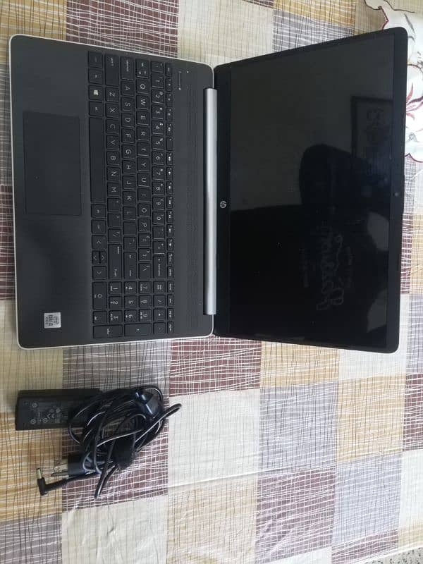 HP i3 ELITE BOOK 1