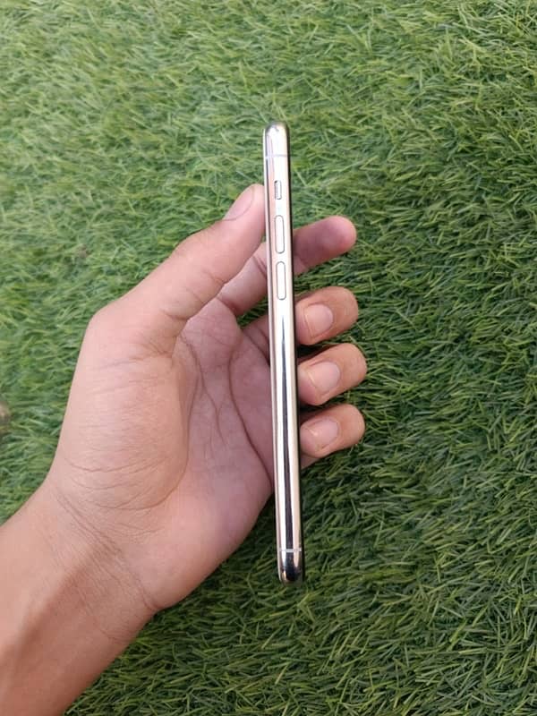 IPHONE 11 PRO 64GB PTA APPROVED 2