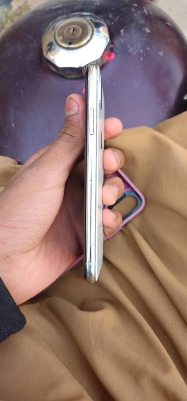 iPhone X pta 64gb 4