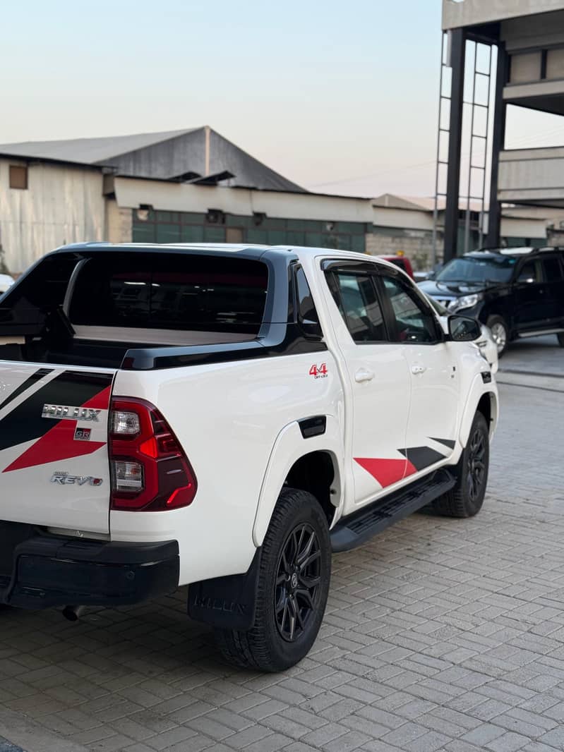 Toyota Hilux 2024 8