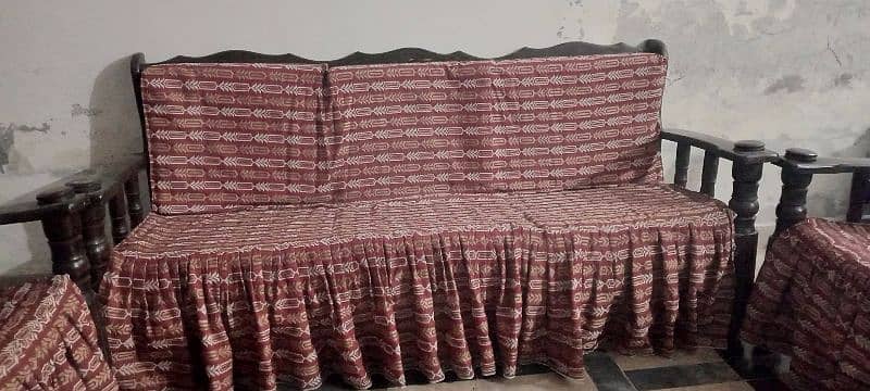 Used Sofa Set with Good Wood Quality 5