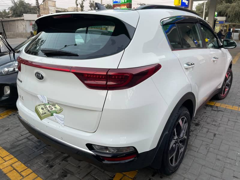 KIA Sportage FWD 2021 1