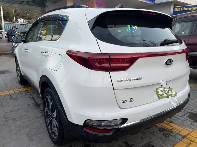 KIA Sportage FWD 2021 4