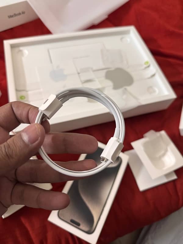 Apple Original Type C to Lightining Cables 1