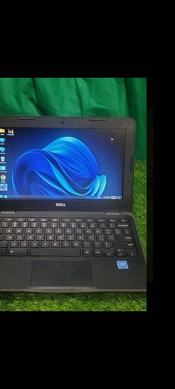 Dell 3180 chromebook windows 4/32 new condition 0