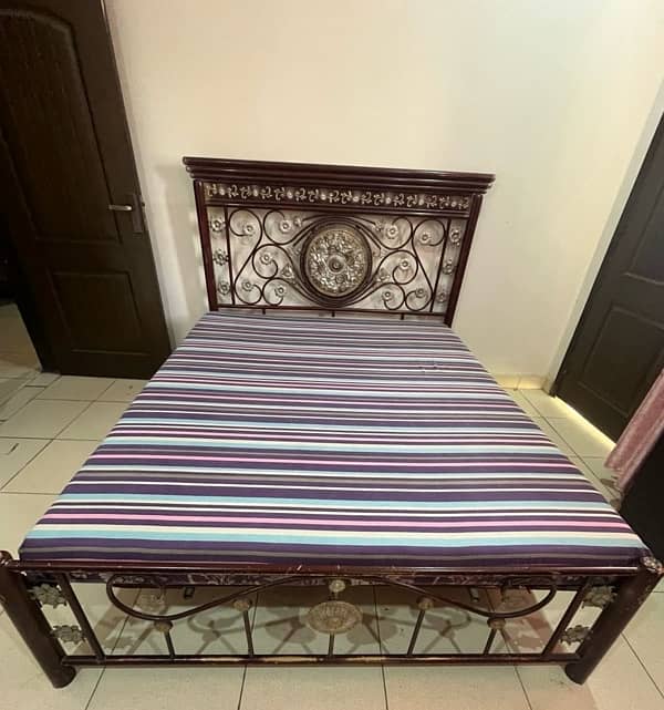 Bed & Dressing for Sale 0