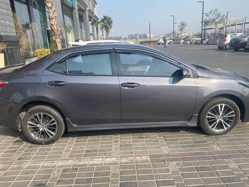 Toyota Corolla Altis 1.6 cvt 2018 4