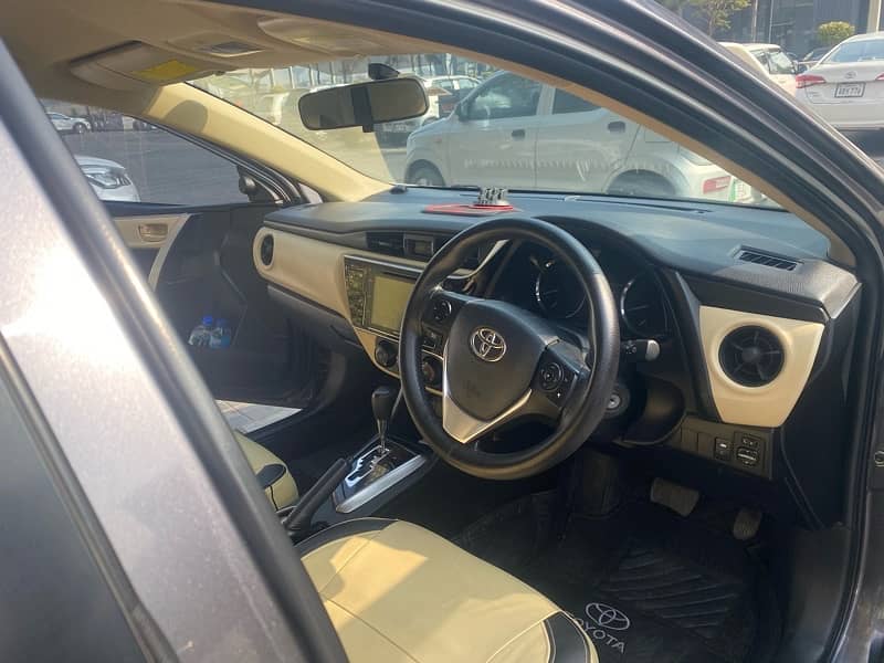 Toyota Corolla Altis 1.6 cvt 2018 11