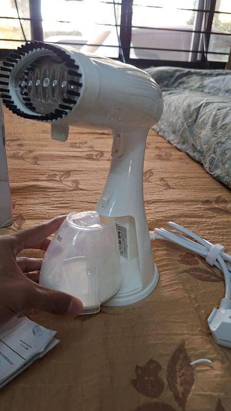 Electric Garment Steamer Steam Iron 9