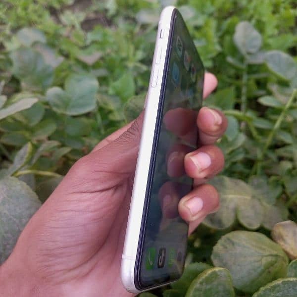 iPhone 11 non PTA 128 GB condition 10 by 9.5 2