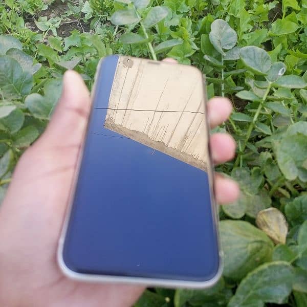 iPhone 11 non PTA 128 GB condition 10 by 9.5 3