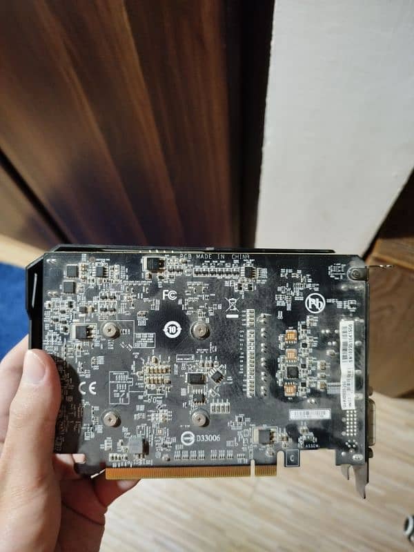 Radeon Rx 550-2Gb (Negotiable) 4