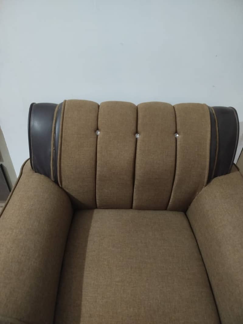 5 seater sofaa 0