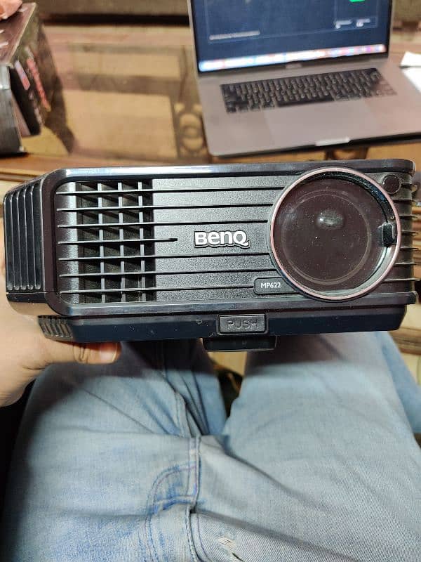 Projector - BenQ DLP Full HD 1080p 1