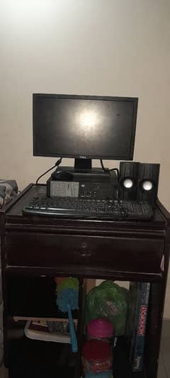 3rd generation  computer  for sale with all accessories. 0316 225 2691