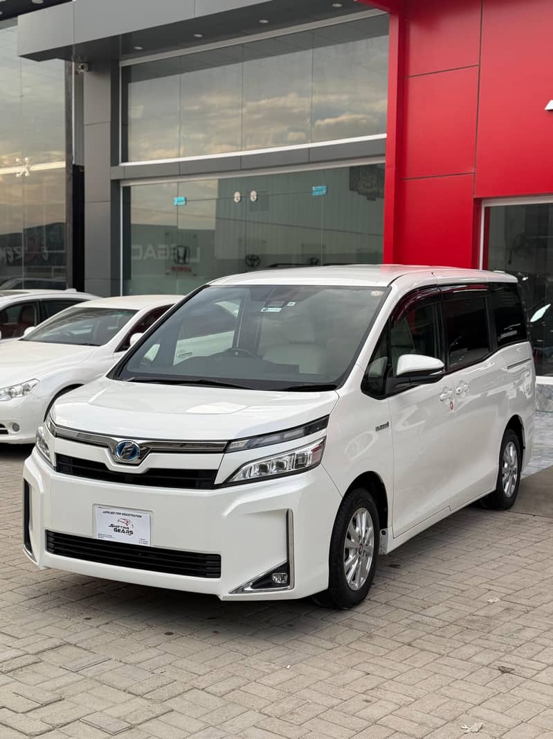 Toyota Voxy 2018 15