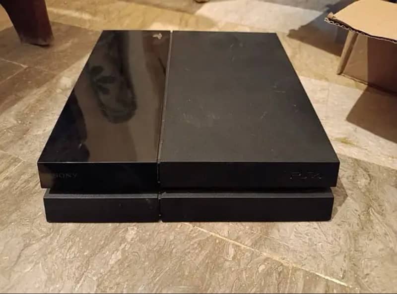 PS4 console original condition import from USA with 9 games and wires 0