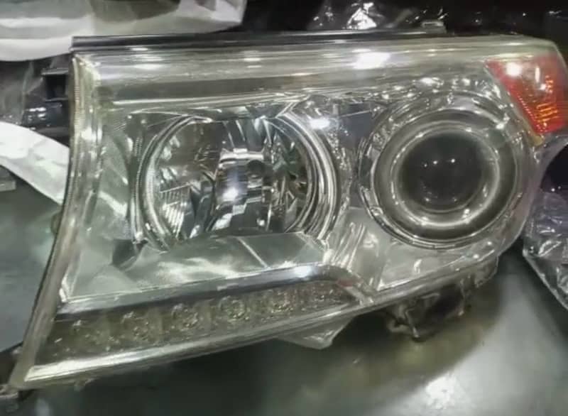 lc200 both headlights 1