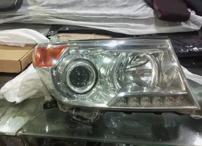 lc200 both headlights 2