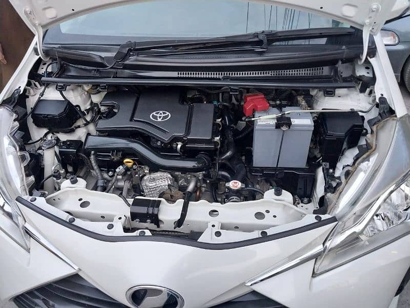 Toyota Vitz 2018 (4 grade verified auction sheet & Pak wheel certified 4