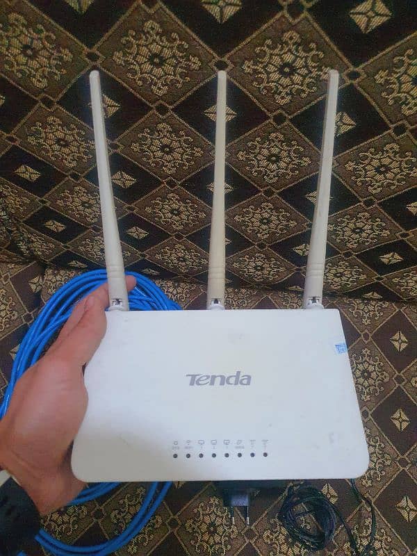 Tenda F3 wifi router with Charger + Internet Cable 2