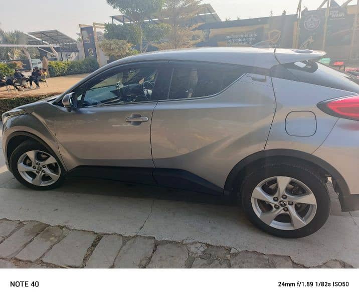 Toyota C-HR 2017 2