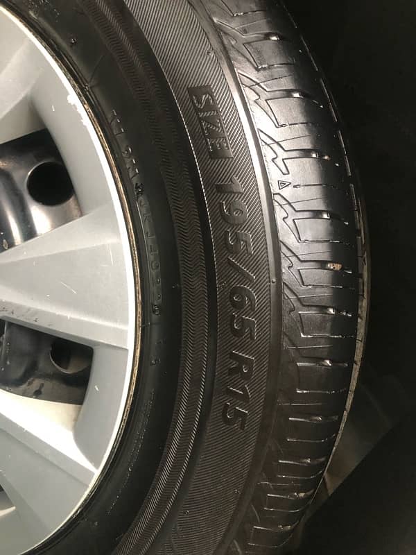 195/65/15 Bridge Stone tyre 6