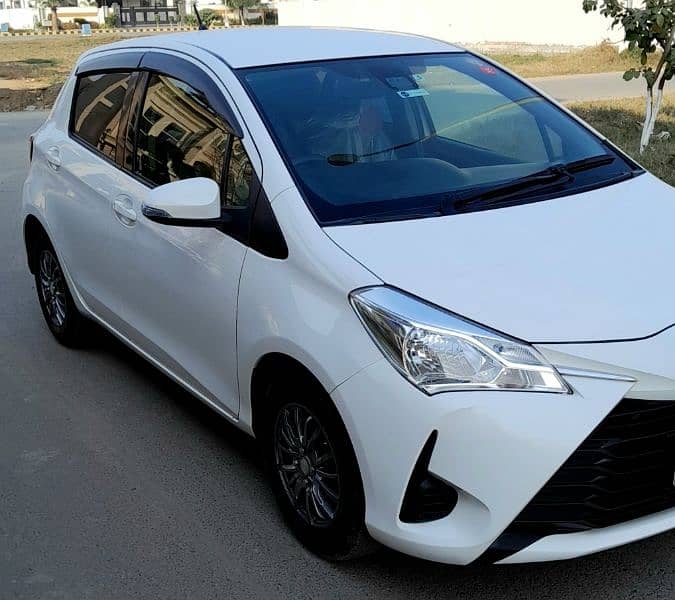 Toyota Vitz 2017 Reg. 2023 Total Genuine 1st Owner brand new car 2