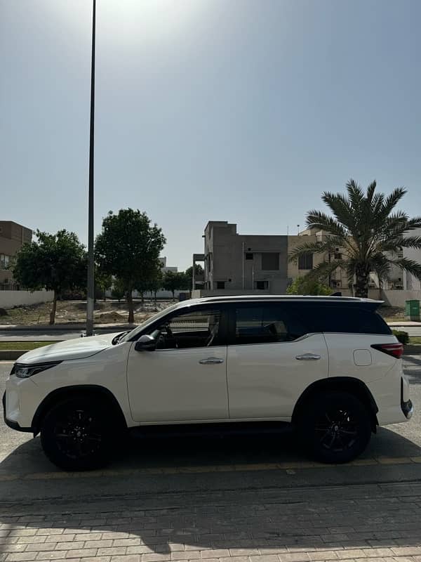 Toyota Fortuner V 2018 4