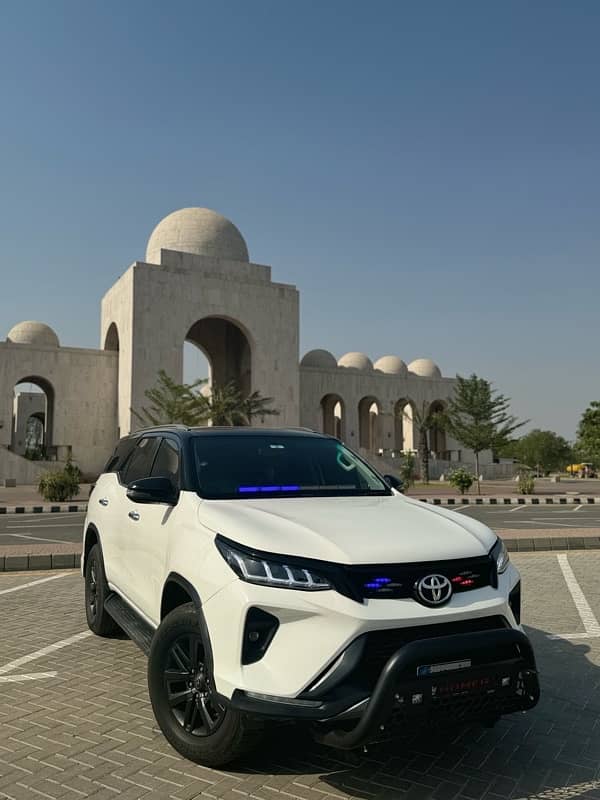 Toyota Fortuner V 2018 7