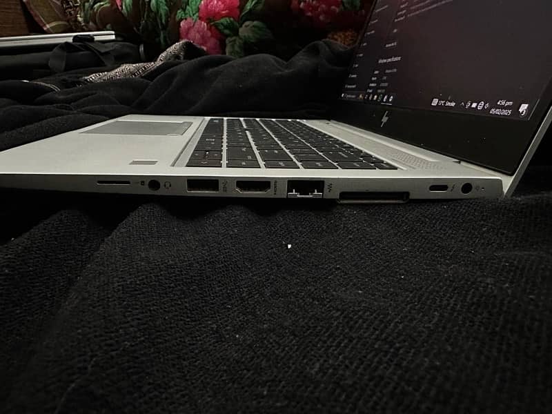 HP EliteBook 840 G5 | Corei5 8th Gen | 8 GB RAM | 512 GB SSD 7