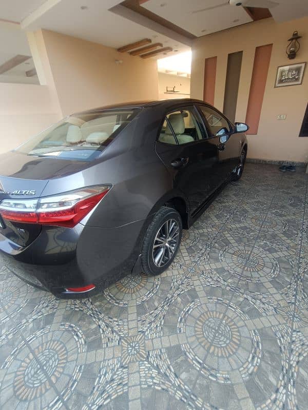 Toyota Corolla Altis 2018 1.6 10