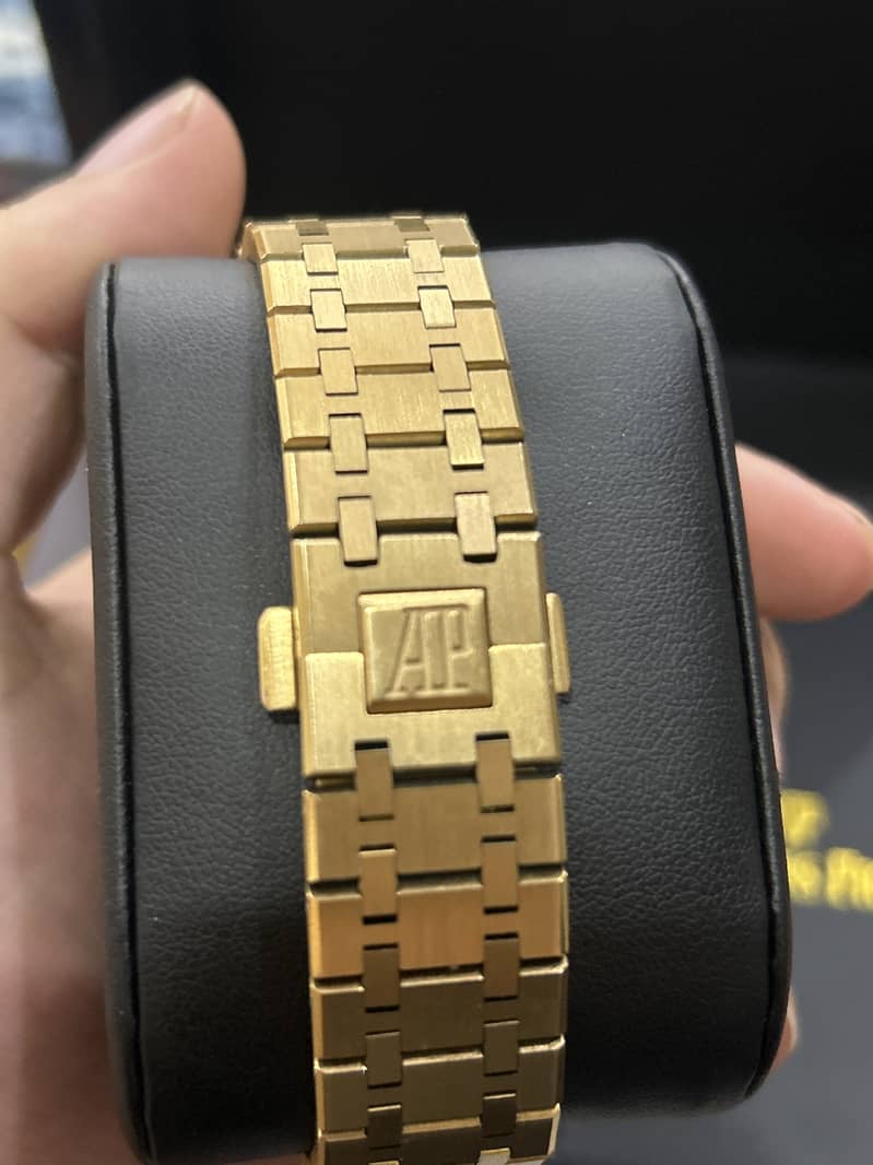 AP ROYAL OAK GOLD DIAL AUTOMATIC 1