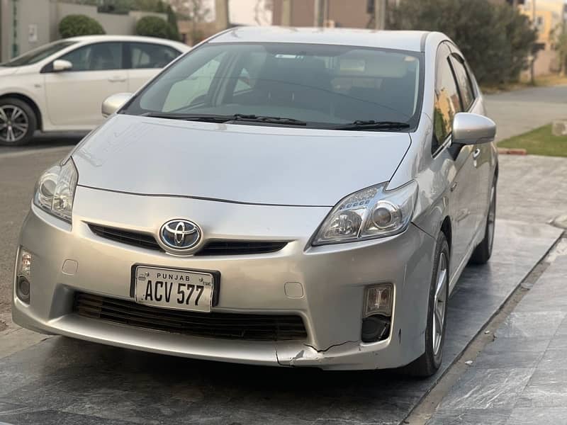 Toyota Prius 2011 1