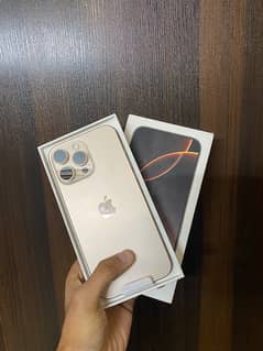 IPHONE 16 PRO MAX H. K.