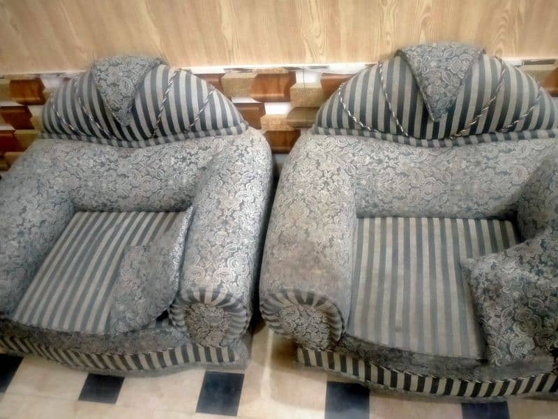 sofa set in good condition for sale 1