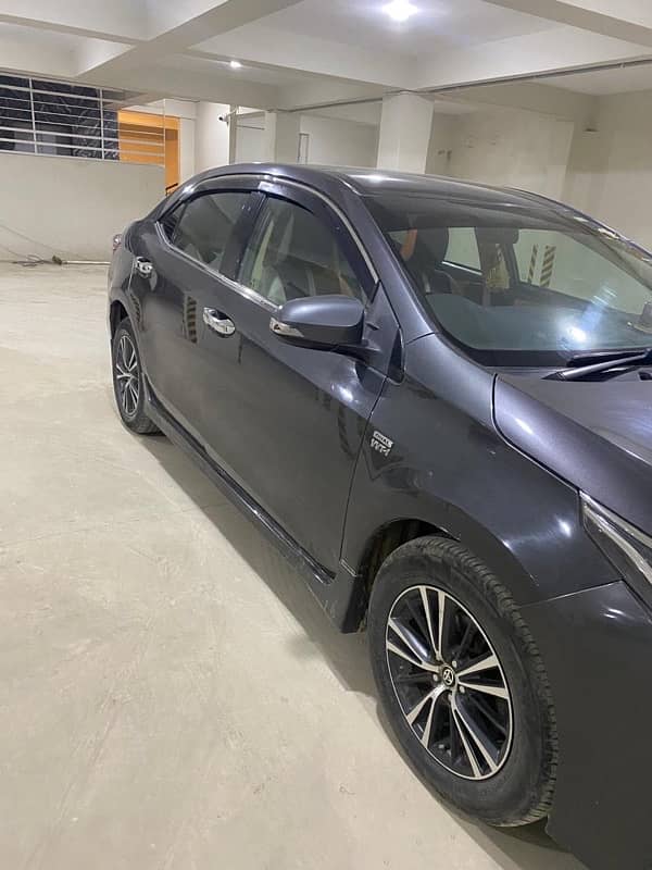 Toyota Corolla Altis 2017 4