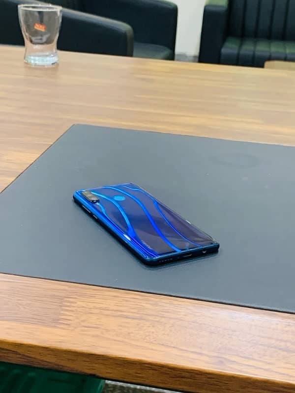 HUAWEI    P30    light     (4/128gb) 1