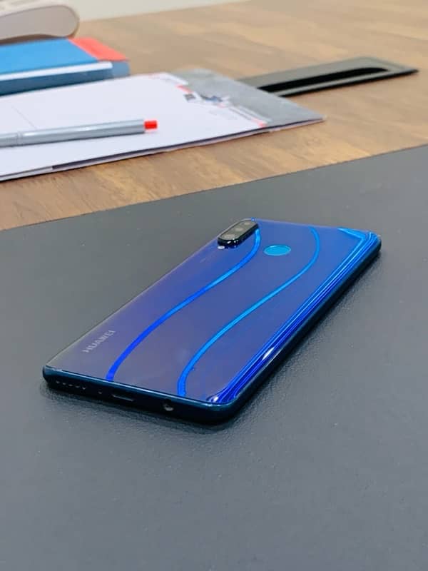 HUAWEI    P30    light     (4/128gb) 2