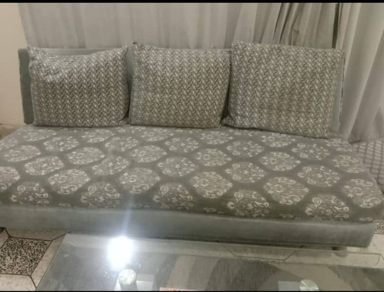 sofa set 7 seater,2 stool,table,carpet 5