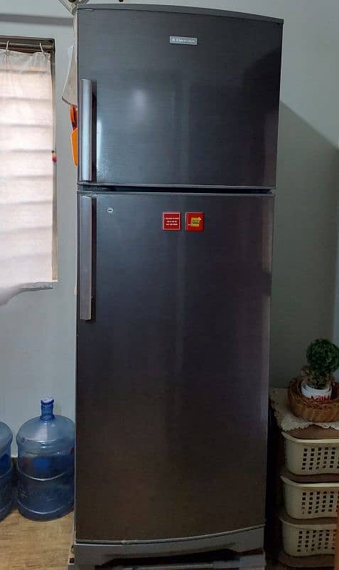 Electrolux Full size Refrigerator 0